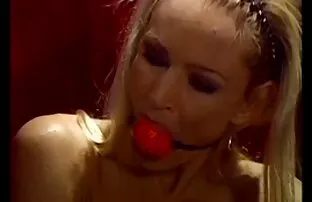 Ragazza nato a pissing mentre cazzo nel culo amatoriale film porno gratis