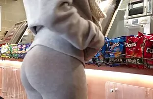 Giovane ragazza raggiungere hard film gratuiti l'orgasmo con tutta la sua forza