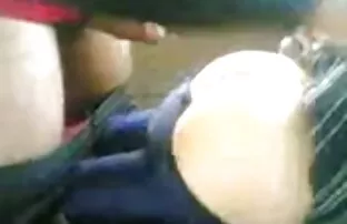 Il cazzo del video gratuito hard figlio viene risucchiato dalla strada bionda, fumando una piccola tassa