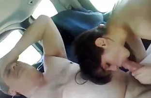 Lei attivamente masturbandosi grossi video hard gratis nonne cazzi, grande fidanzato con le sue tette