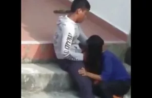 Una giovane donna nera si masturba la film hard gratis nuovi figa in una camicetta mentre nessuno a casa