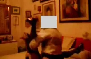 Una giovane film porno gratis streaming ragazza ha un urto buono nel culo stretto di lei