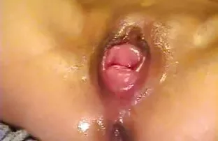 Una video hard gratis in hd bionda matura si spoglia nuda ed energicamente sorella con un macho nero