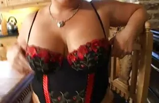 Nero donna video hard gratis in hd vuole fare l'amore sulla spiaggia